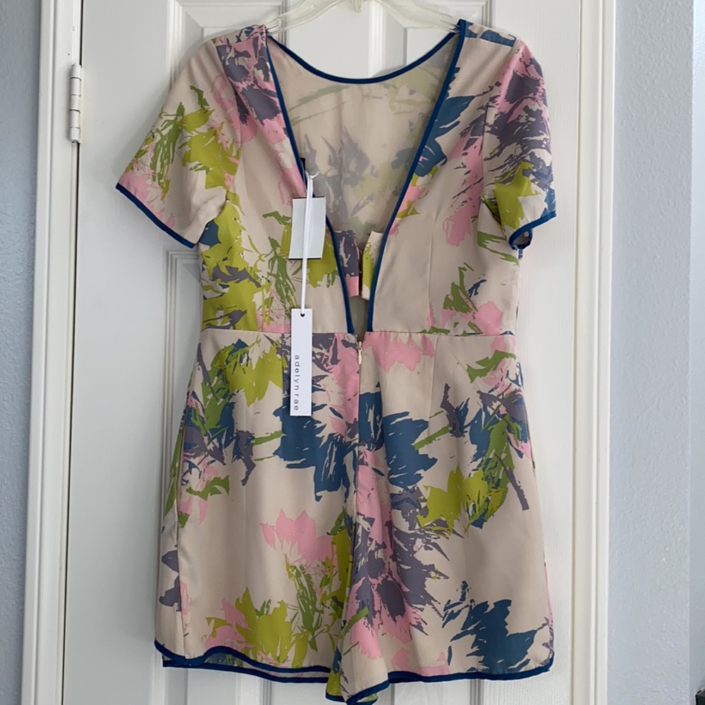 Spring romper size Large - Picture 2 of 3